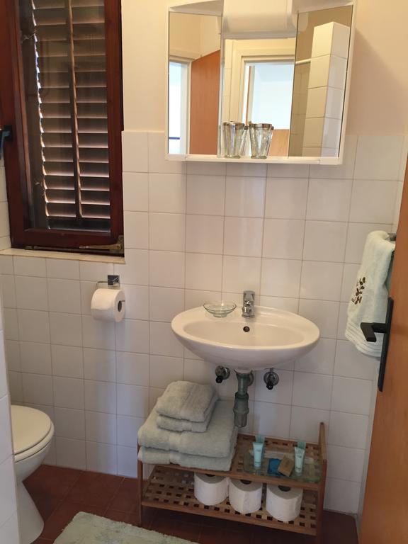 Guest House Punta Grzan Petrcane Room photo