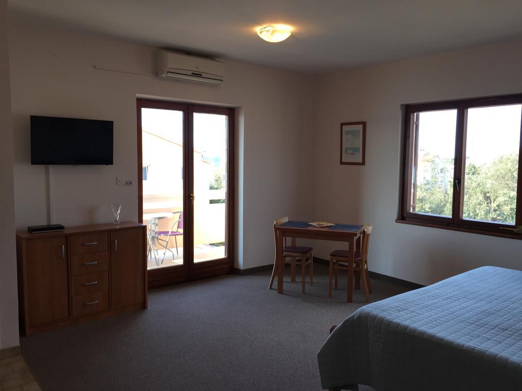 Guest House Punta Grzan Petrcane Room photo
