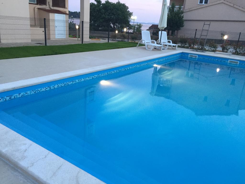 Guest House Punta Grzan Petrcane Exterior photo