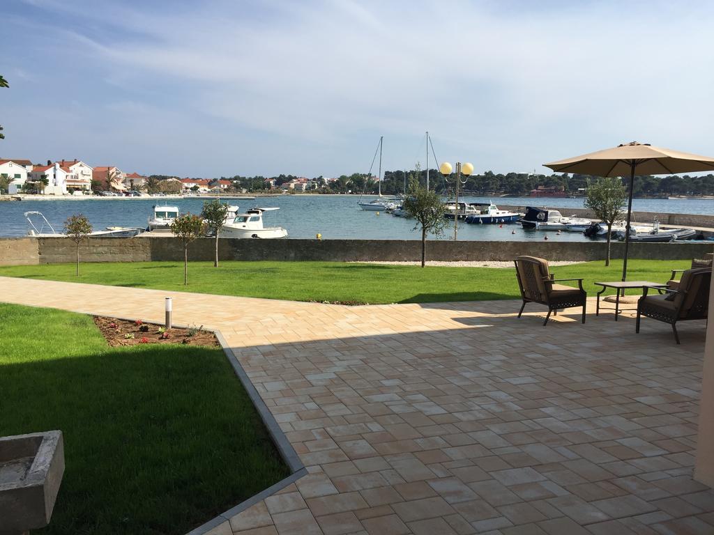 Guest House Punta Grzan Petrcane Exterior photo