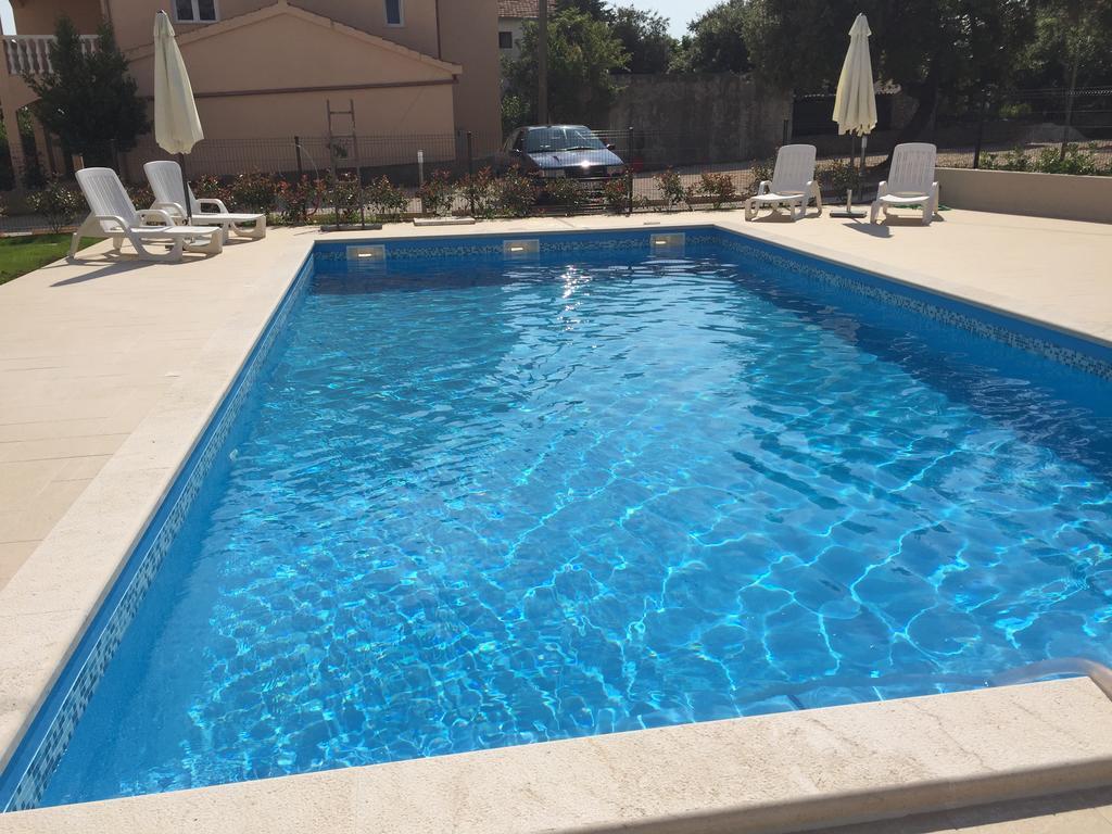 Guest House Punta Grzan Petrcane Exterior photo